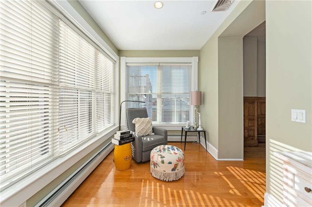 Bristol, Rhode Island, 02809, United States, 2 Bedrooms Bedrooms, ,3 BathroomsBathrooms,Residential,For Sale,1834727
