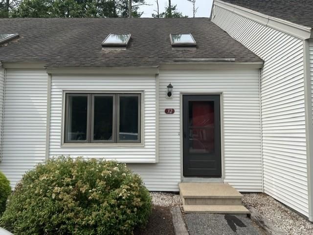 Route 27 , Raymond, NH 03077