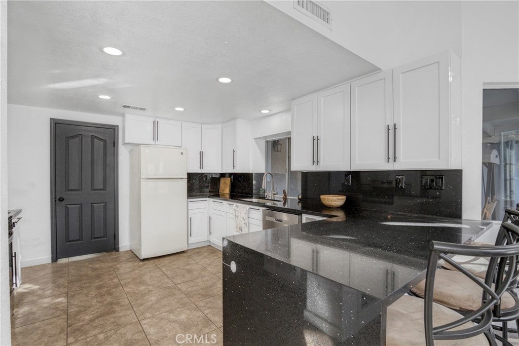 Quartz Hill, California, 93536, United States, 4 Bedrooms Bedrooms, ,3 BathroomsBathrooms,Residential,For Sale,1986504