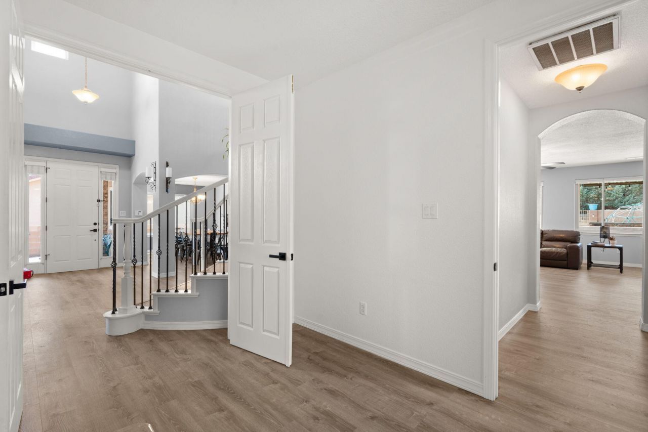 Rio Rancho, New Mexico, 87144, United States, 4 Bedrooms Bedrooms, ,3 BathroomsBathrooms,Residential,For Sale,1906947