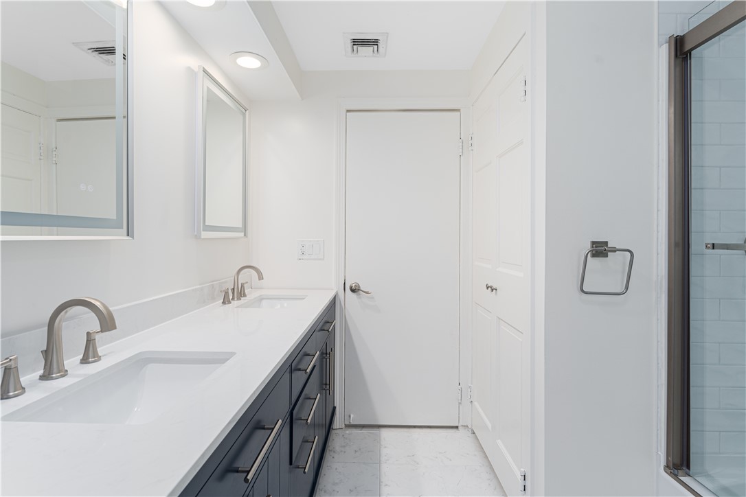 Warwick, Rhode Island, 02886, United States, 4 Bedrooms Bedrooms, ,2 BathroomsBathrooms,Residential,For Sale,1918180