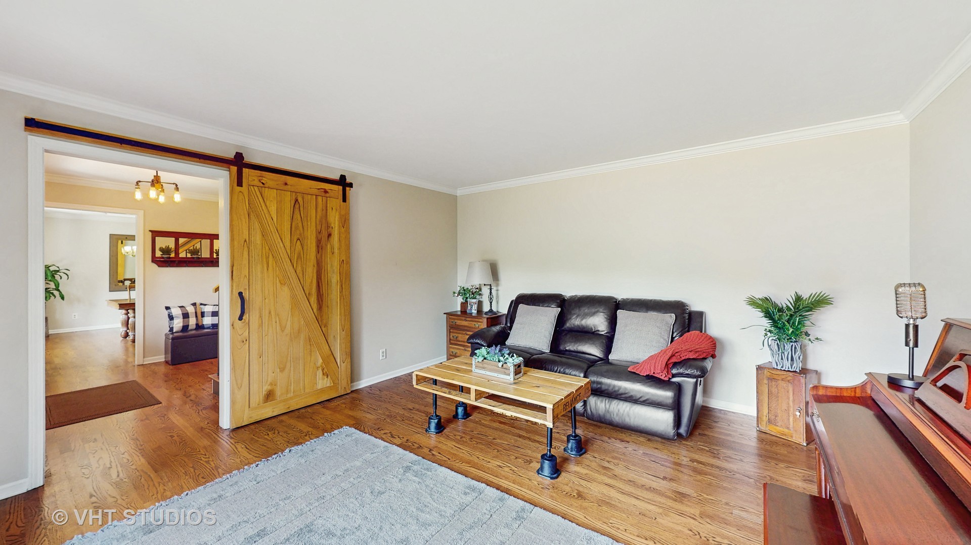 St. Charles, Illinois, 60175, United States, 4 Bedrooms Bedrooms, ,3 BathroomsBathrooms,Residential,For Sale,1889626