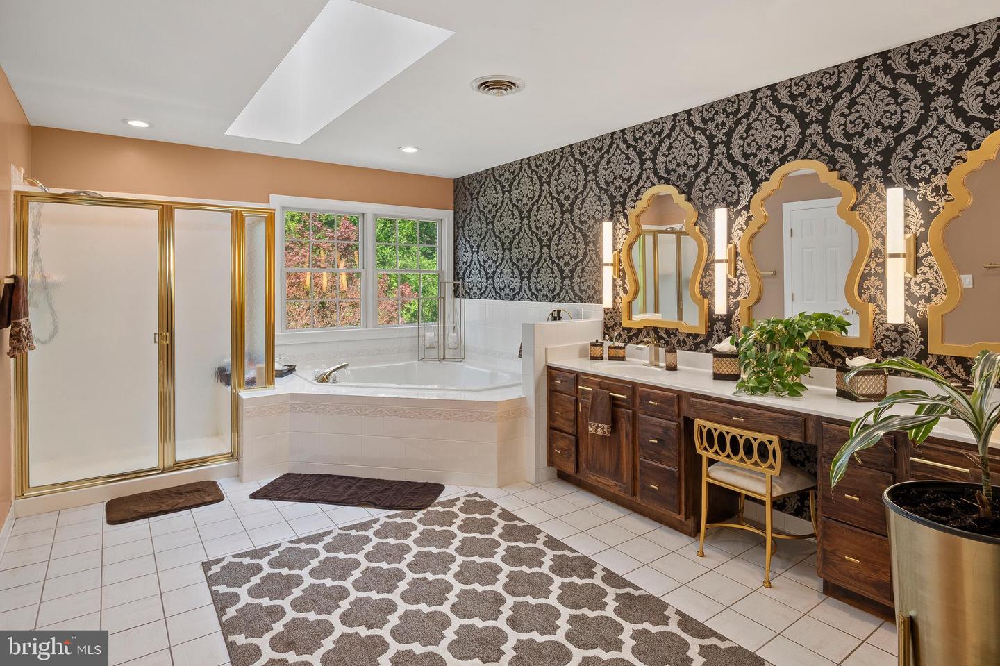 Crownsville, Maryland, 21032, United States, 4 Bedrooms Bedrooms, ,6 BathroomsBathrooms,Residential,For Sale,1828212