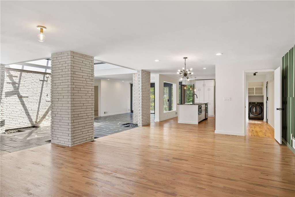 Atlanta, Georgia, 30345, United States, 3 Bedrooms Bedrooms, ,2 BathroomsBathrooms,Residential,For Sale,1942165