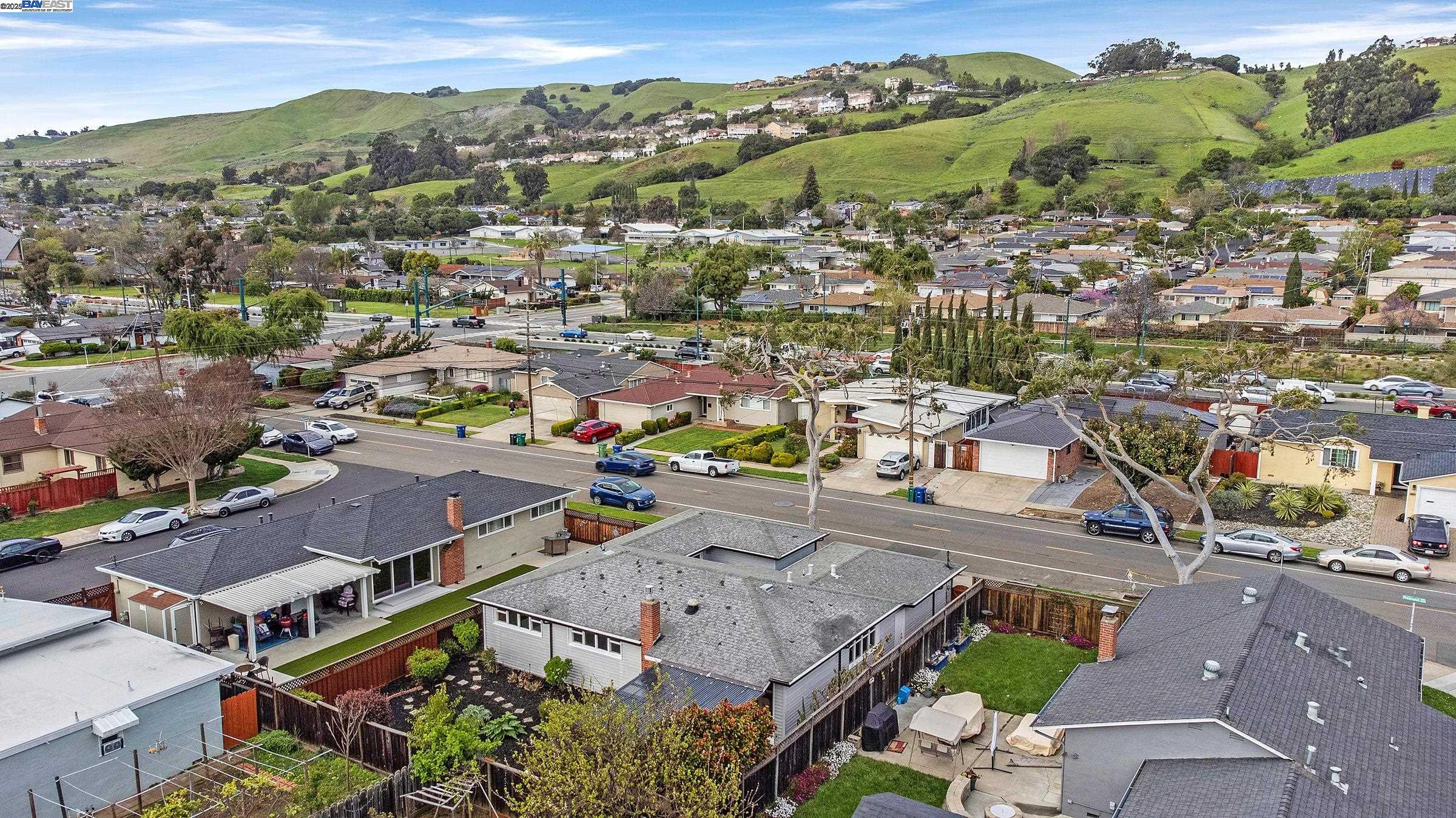 Hayward, California, 94544, United States, 6 Bedrooms Bedrooms, ,2 BathroomsBathrooms,Residential,For Sale,1868213