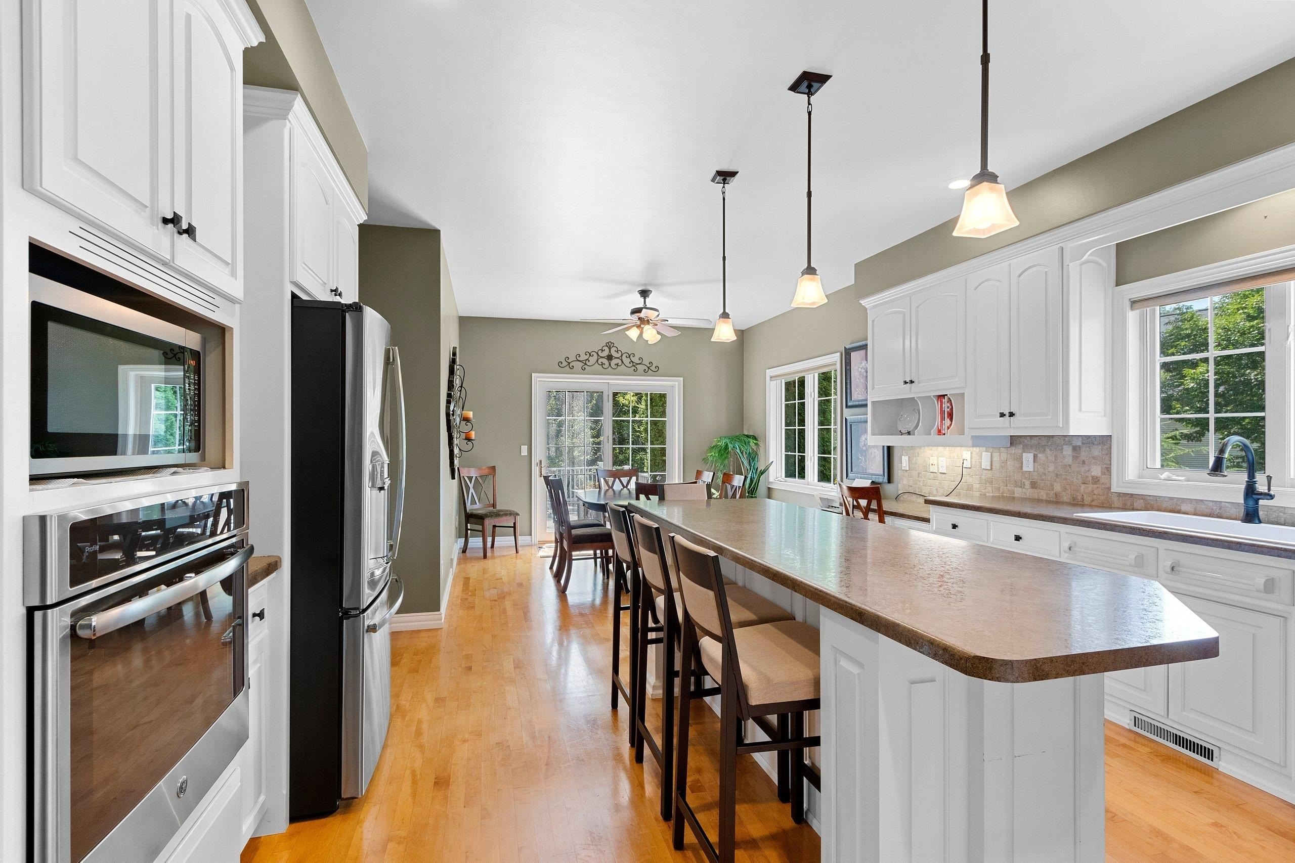 GREEN BAY, Wisconsin, 54302-5254, United States, 5 Bedrooms Bedrooms, ,4 BathroomsBathrooms,Residential,For Sale,1920394