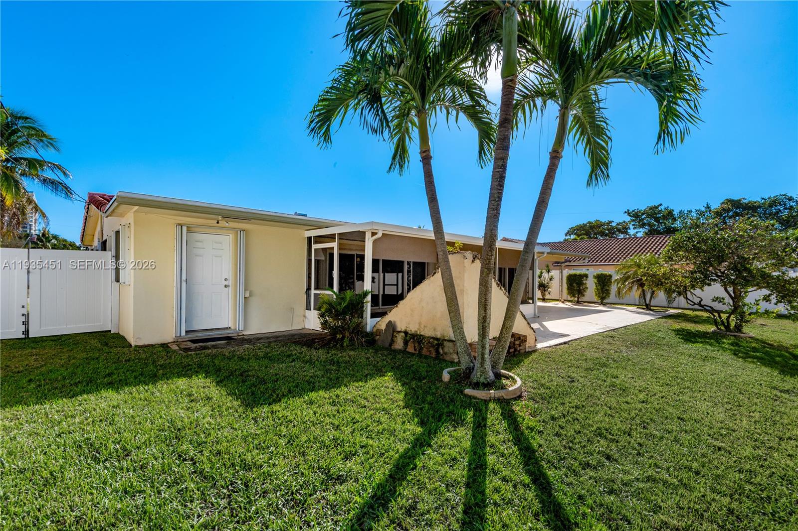 Pompano Beach, Florida, 33062, United States, 2 Bedrooms Bedrooms, ,2 BathroomsBathrooms,Residential,For Sale,2005393