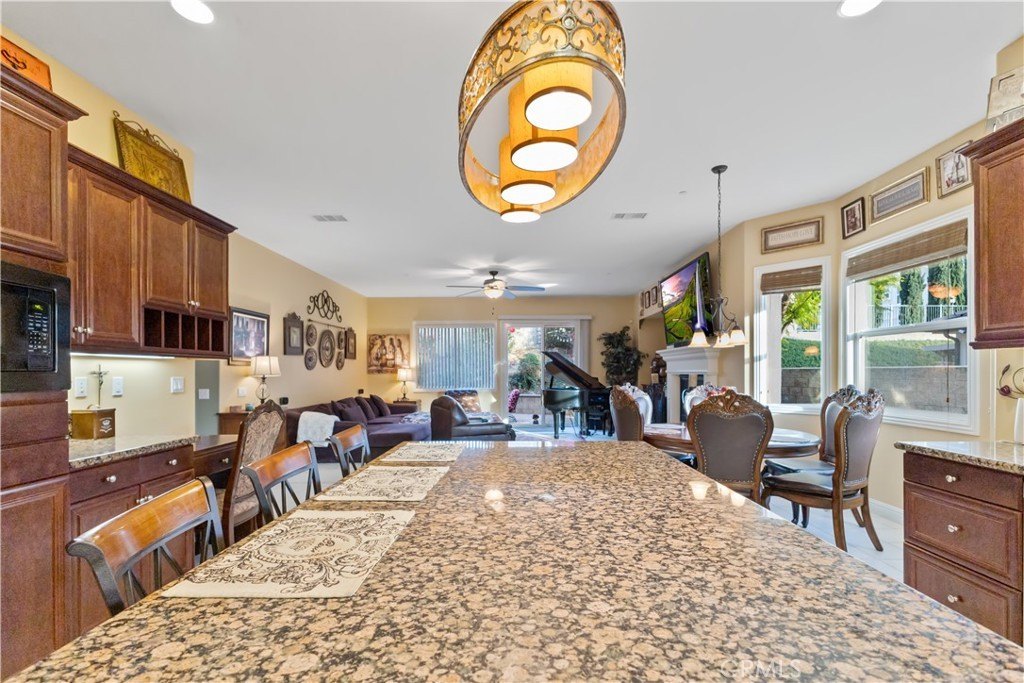 Highland, California, 92346, United States, 5 Bedrooms Bedrooms, ,5 BathroomsBathrooms,Residential,For Sale,1982875