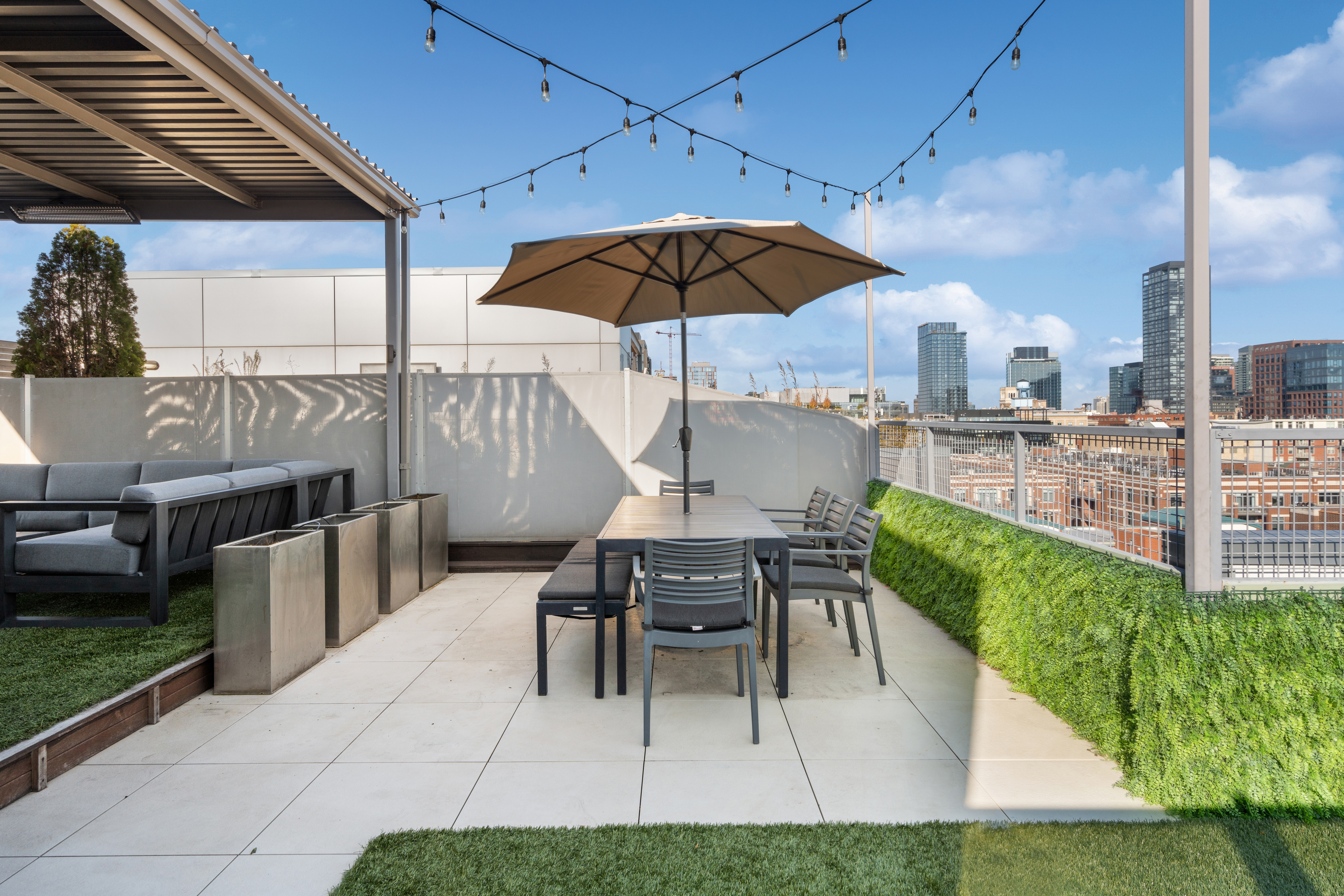  Perfect Combination of Location, Views and Modern Elegance - 物件實景
