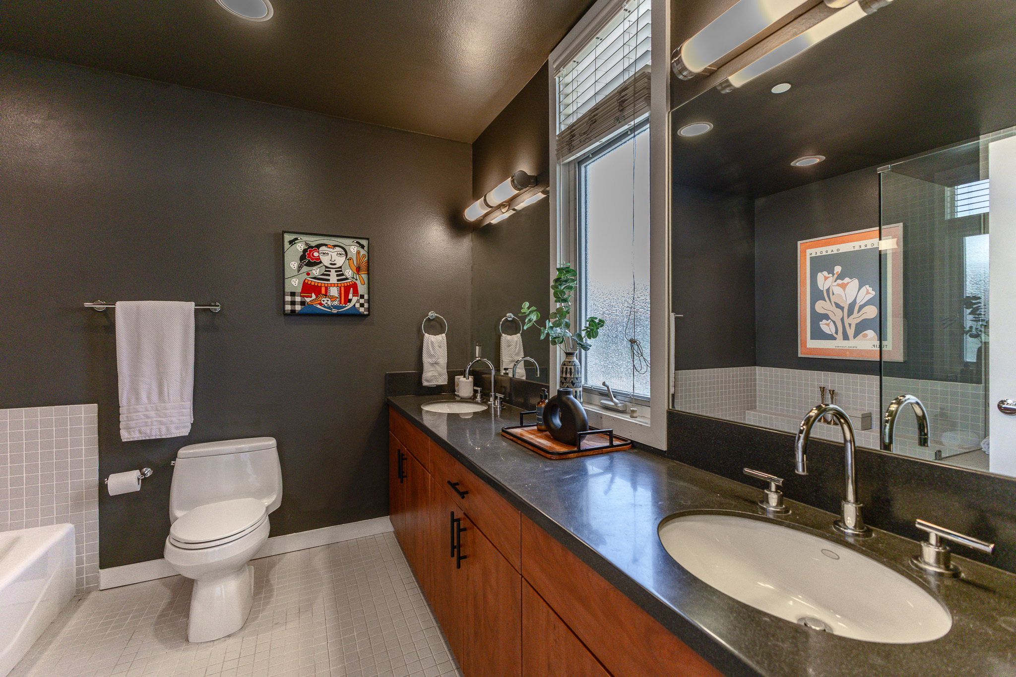  10735 Bloomfield Street, #5 - 物件實景