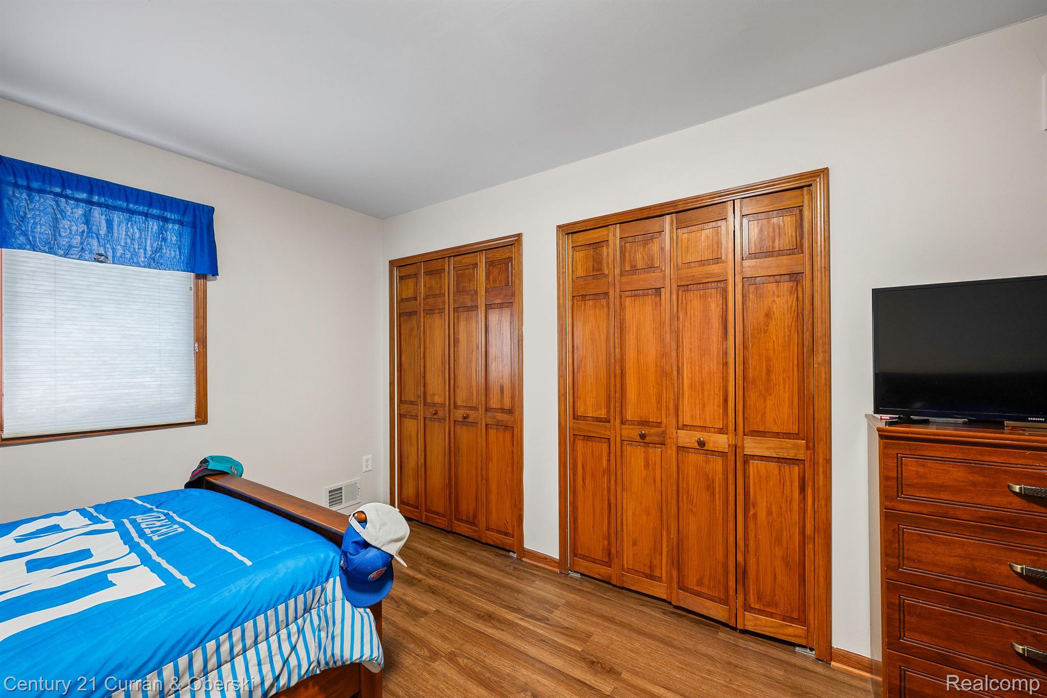 Dearborn, Michigan, 48128, United States, 4 Bedrooms Bedrooms, ,3 BathroomsBathrooms,Residential,For Sale,1908051