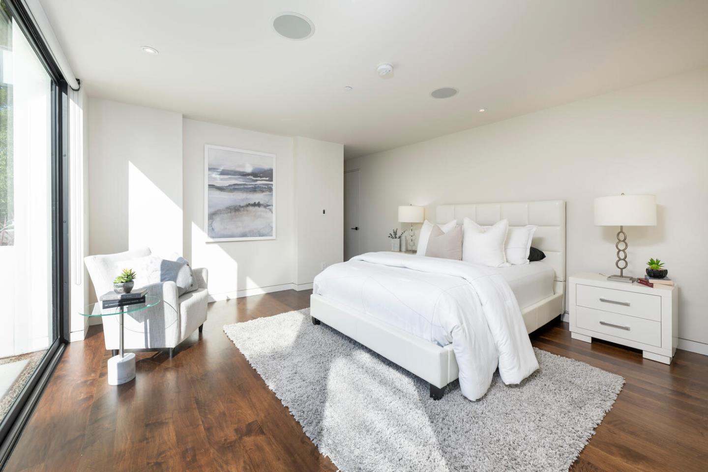 Hillsborough, California, 94010, United States, 4 Bedrooms Bedrooms, ,4 BathroomsBathrooms,Residential,For Sale,1940543