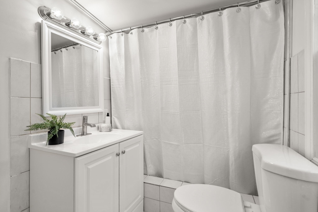 Belmont, Massachusetts, 02478, United States, 3 Bedrooms Bedrooms, ,3 BathroomsBathrooms,Residential,For Sale,1991610