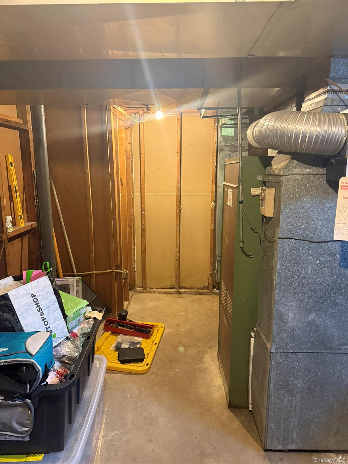 Levittown, New York, 11756, United States, 4 Bedrooms Bedrooms, ,2 BathroomsBathrooms,Residential,For Sale,2008585