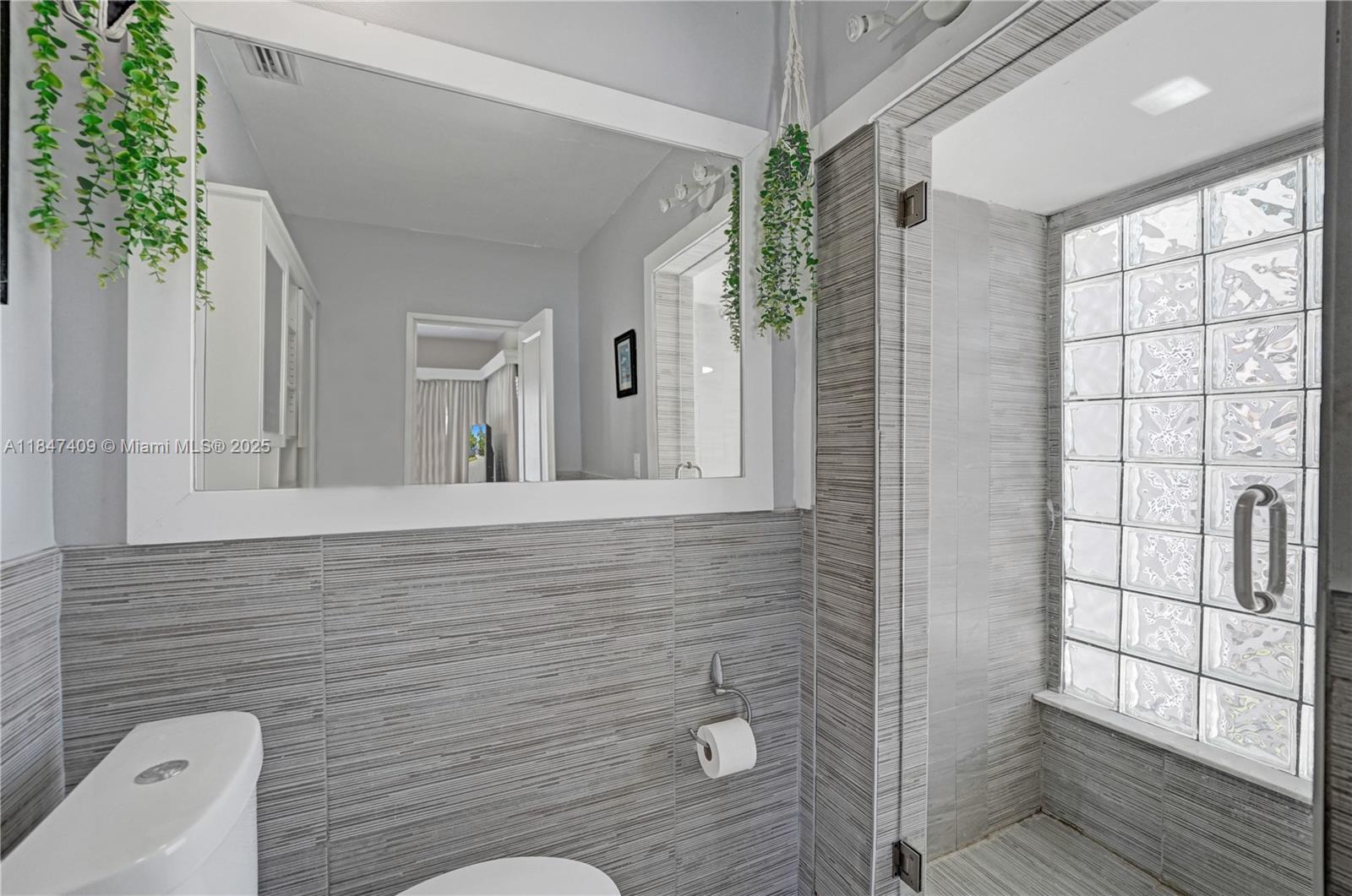 Fort Lauderdale, Florida, 33304, United States, 3 Bedrooms Bedrooms, ,2 BathroomsBathrooms,Residential,For Sale,1901342