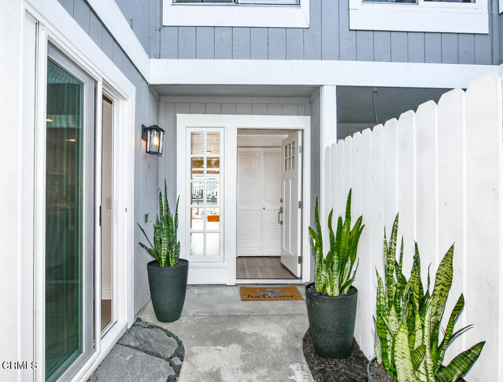 Huntington Beach, California, 92649, United States, 3 Bedrooms Bedrooms, ,3 BathroomsBathrooms,Residential,For Sale,1990906