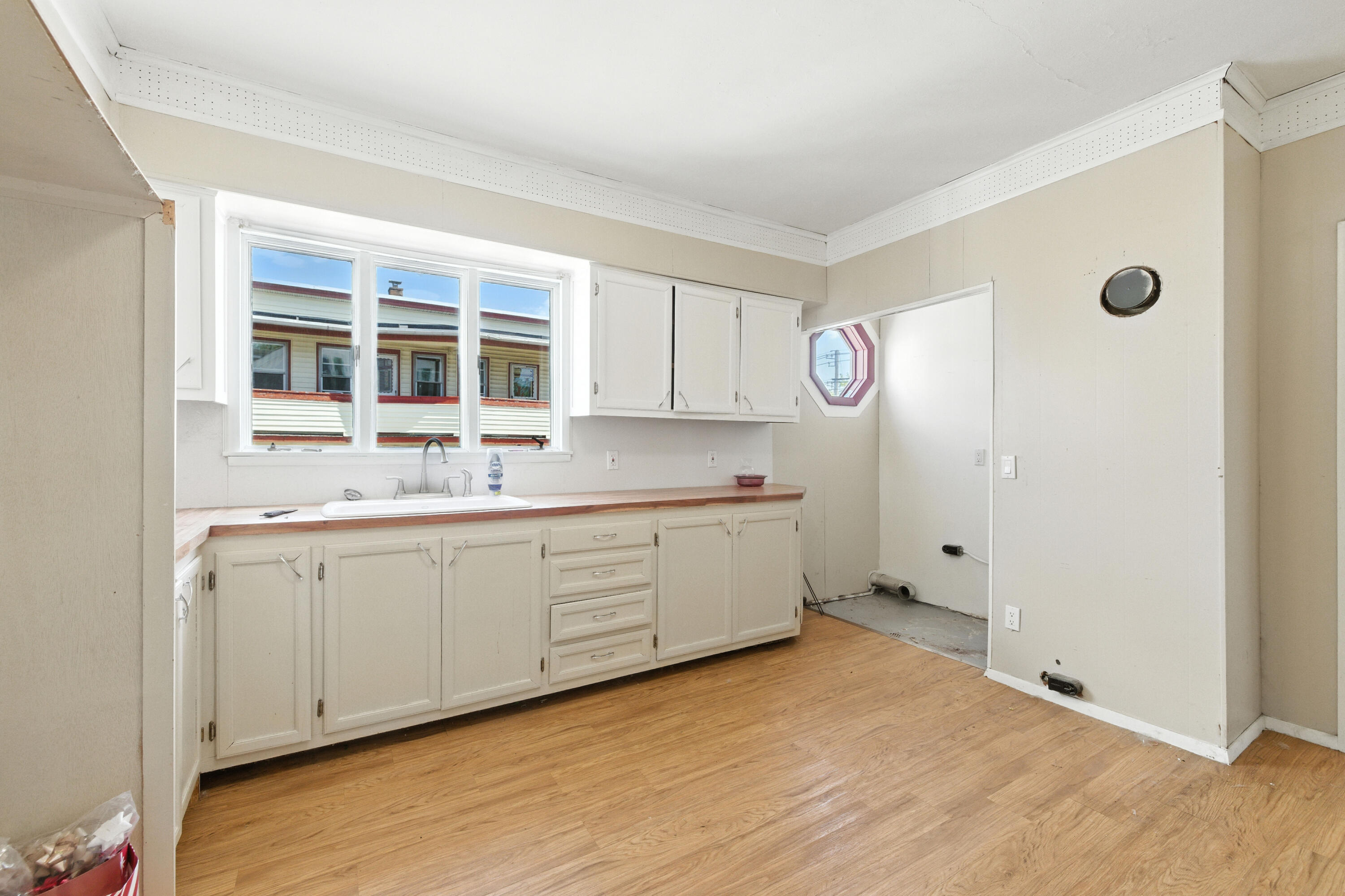 Biddeford, Maine, 04005, United States, ,4 BathroomsBathrooms,Residential,For Sale,1933141