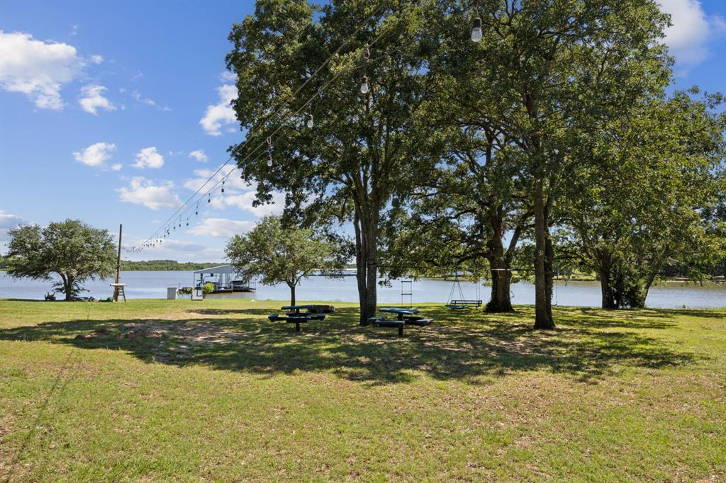 Quinlan, Texas, 75474, United States, 5 Bedrooms Bedrooms, ,3 BathroomsBathrooms,Residential,For Sale,1828402