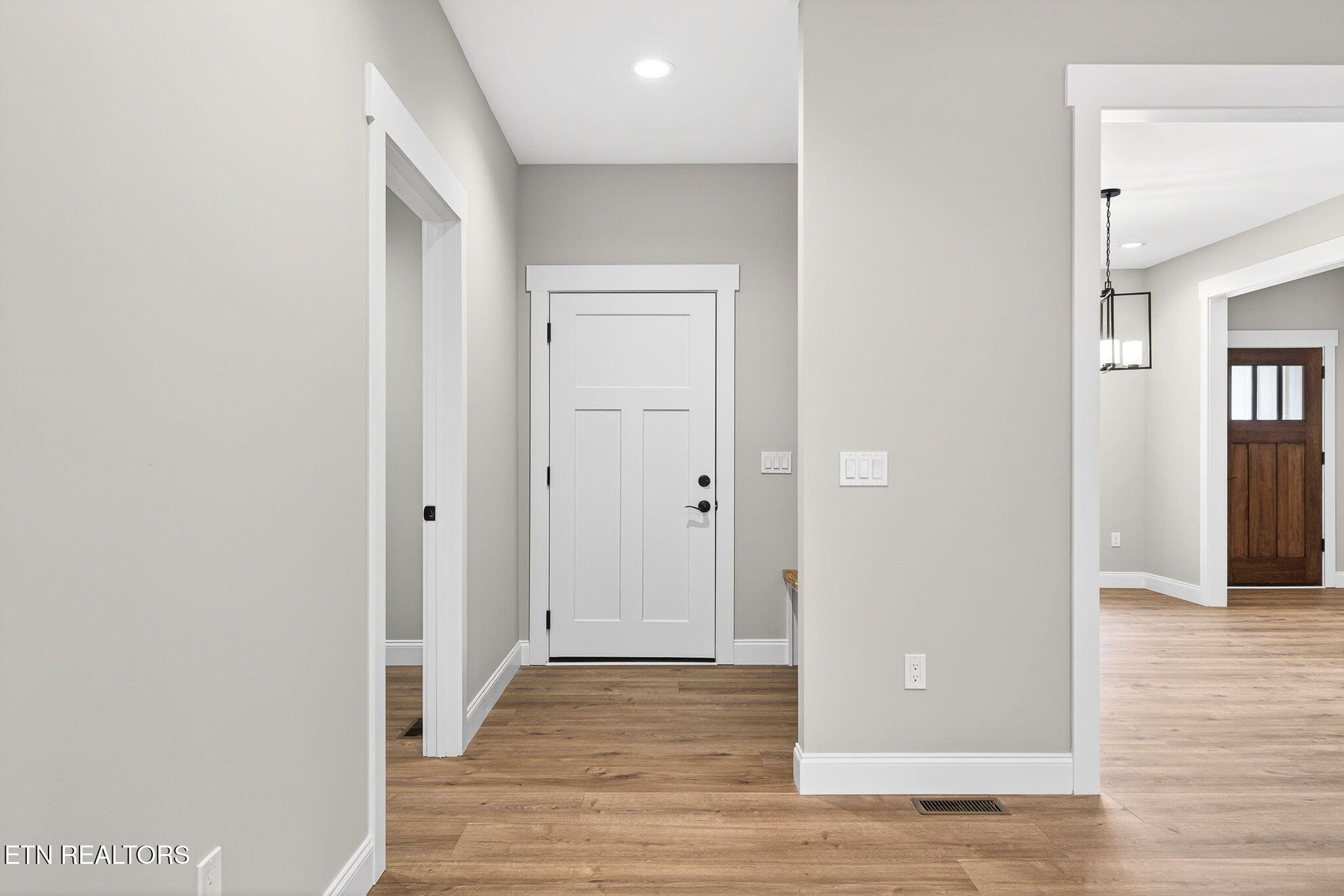 Crossville, Tennessee, 38558, United States, 3 Bedrooms Bedrooms, ,2 BathroomsBathrooms,Residential,For Sale,1989855