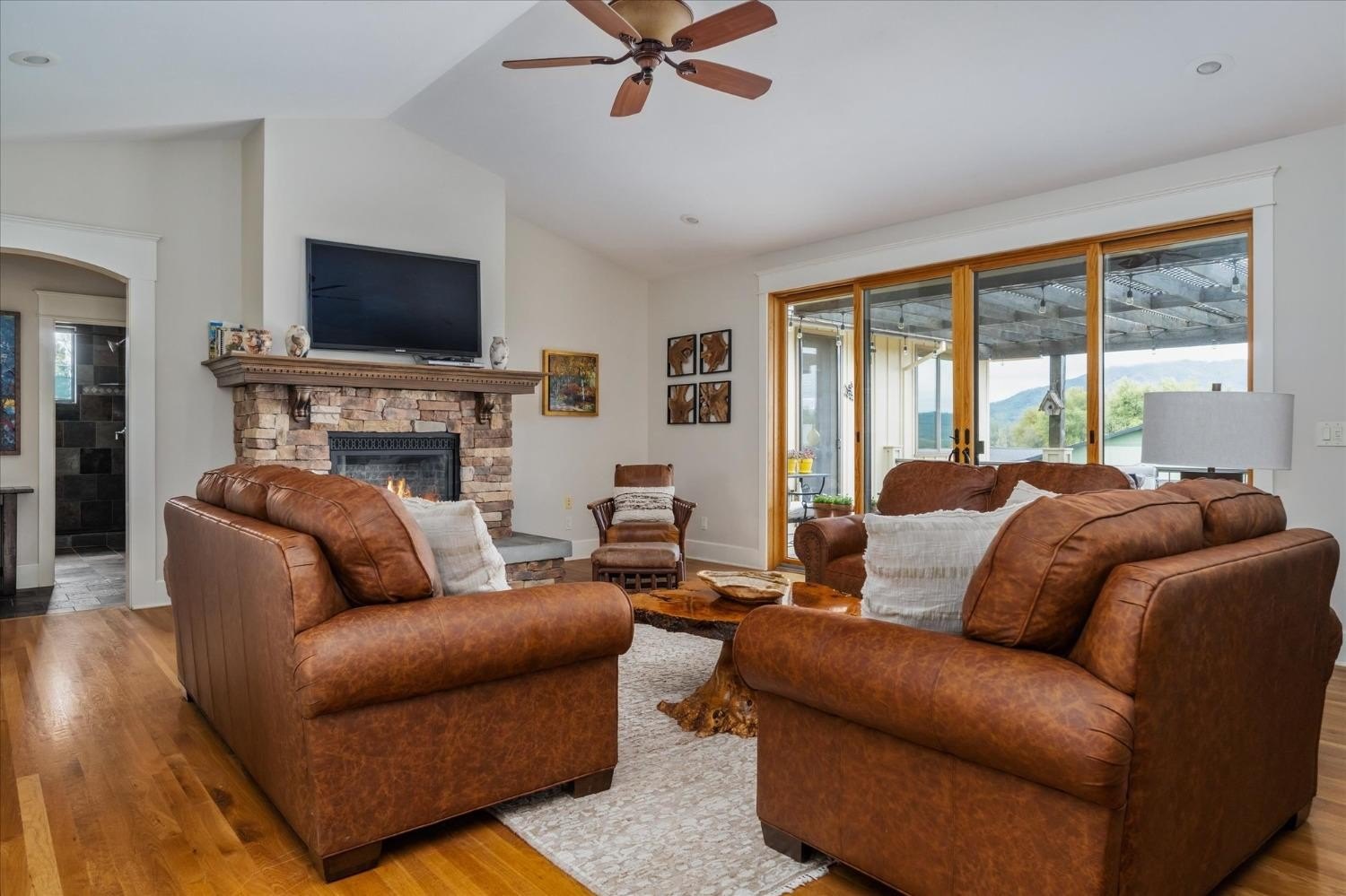 Angels Camp, California, 95222, United States, 3 Bedrooms Bedrooms, ,4 BathroomsBathrooms,Residential,For Sale,1975542