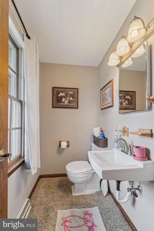 Hamilton, New Jersey, 08610, United States, 4 Bedrooms Bedrooms, ,3 BathroomsBathrooms,Residential,For Sale,1935134