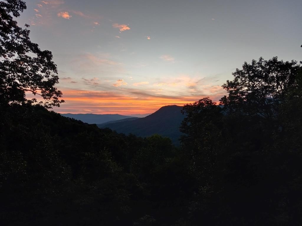 Hiawassee, Georgia, 30546, United States, 4 Bedrooms Bedrooms, ,5 BathroomsBathrooms,Residential,For Sale,1880672