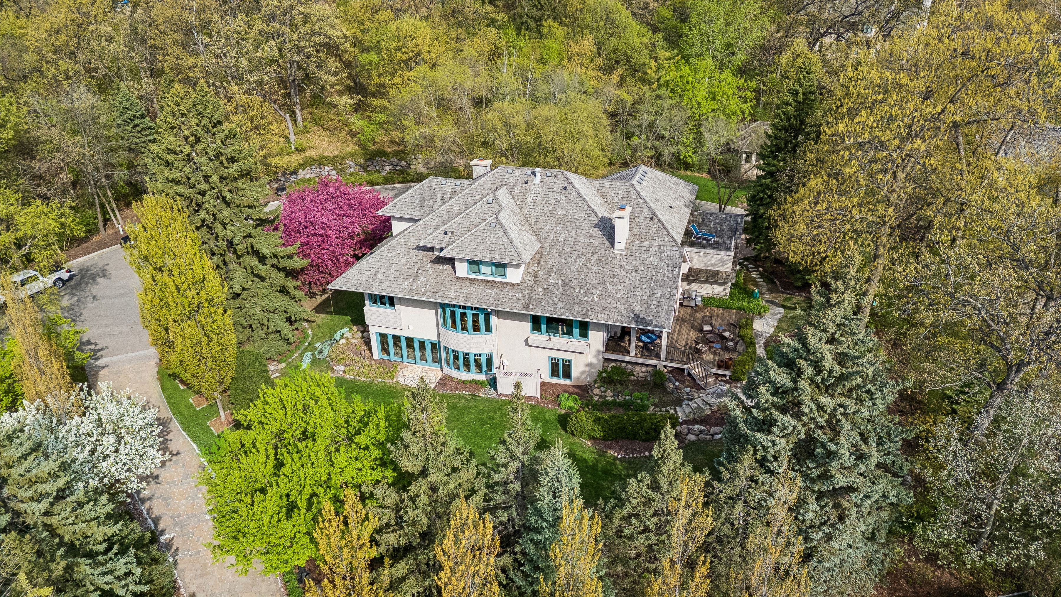  Graceful Executive Living in a Serene Edina Setting - 物件實景