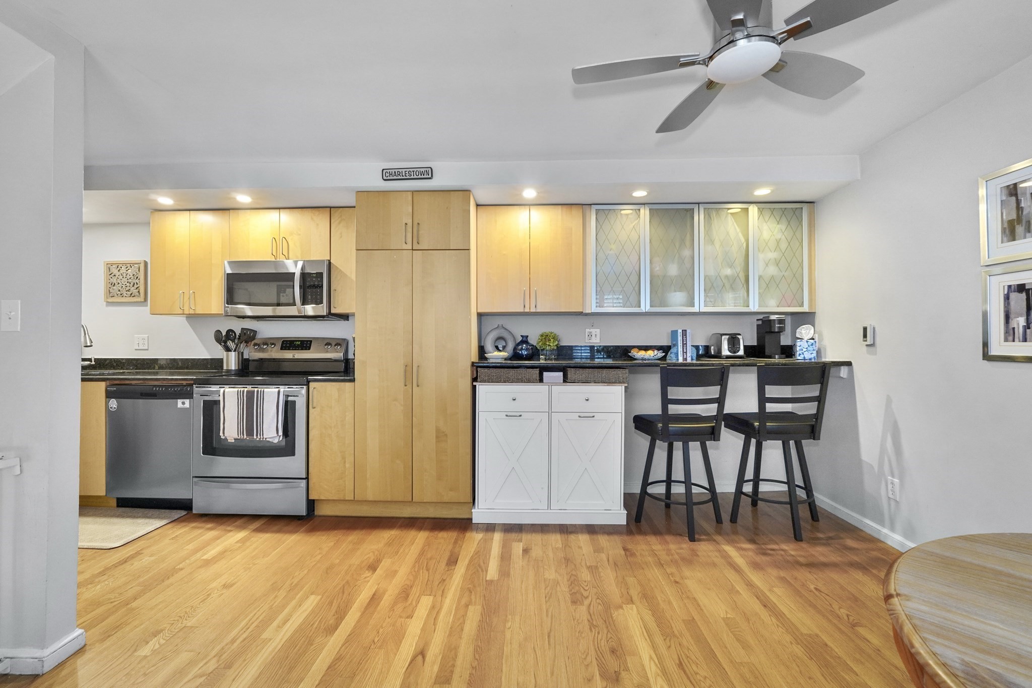 Boston, Massachusetts, 02129, United States, 2 Bedrooms Bedrooms, ,2 BathroomsBathrooms,Residential,For Sale,1895002