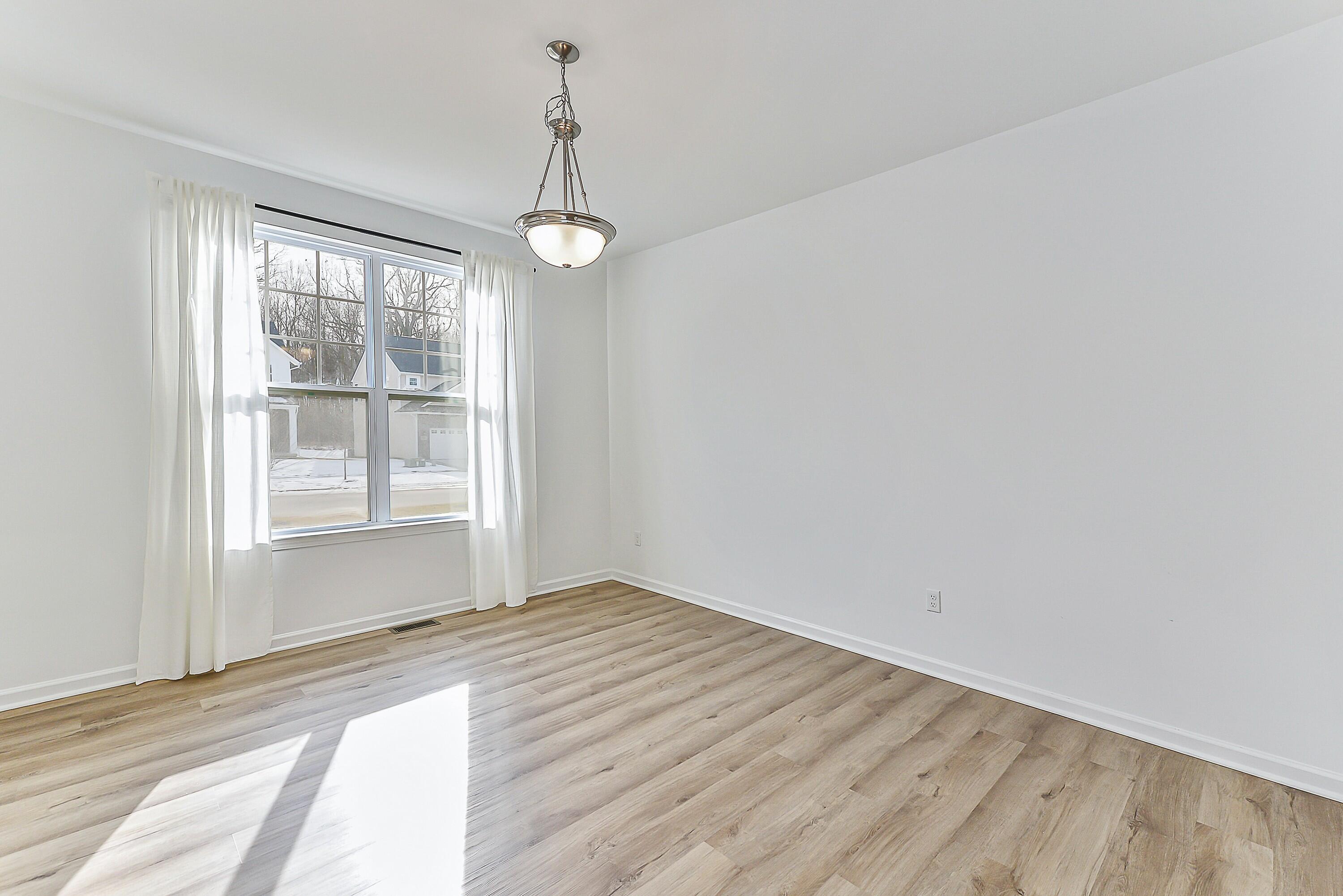 Ann Arbor, Michigan, 48103, United States, 4 Bedrooms Bedrooms, ,3 BathroomsBathrooms,Residential,For Sale,1992162