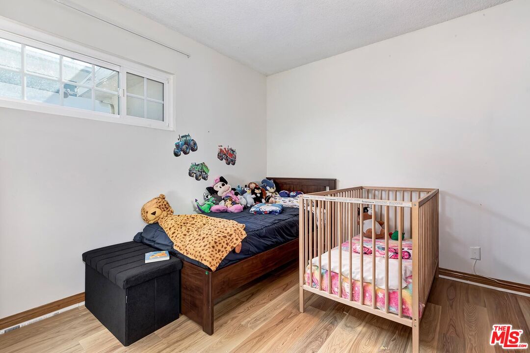 Los Angeles, California, 90008, United States, 4 Bedrooms Bedrooms, ,3 BathroomsBathrooms,Residential,For Sale,2001636