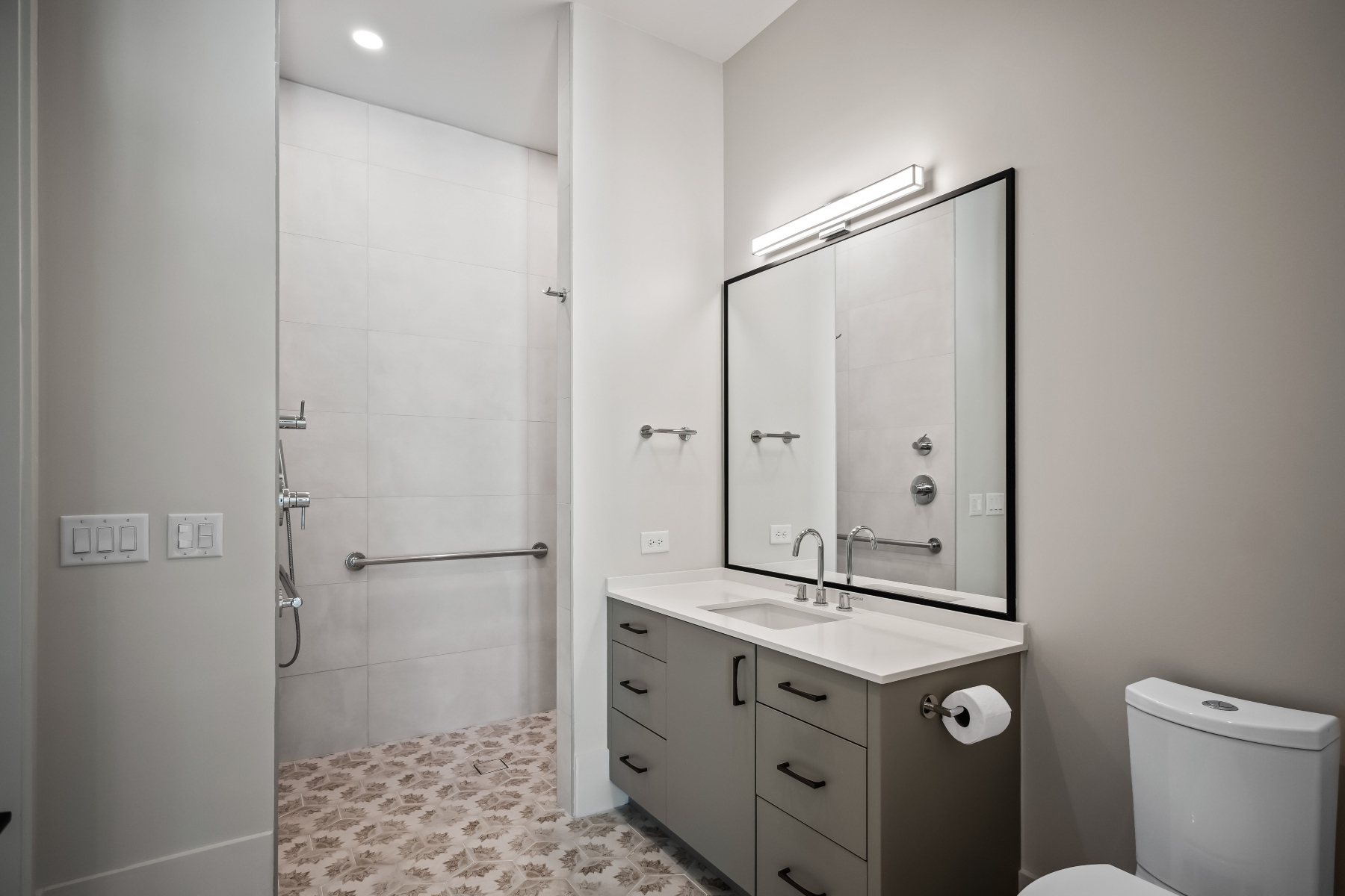  700 Stucco Lane, Mount Pleasant - 物件實景