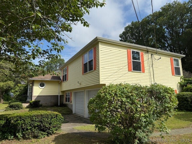 Orange, Connecticut, 06477, United States, 2 Bedrooms Bedrooms, ,2 BathroomsBathrooms,Residential,For Sale,1867599