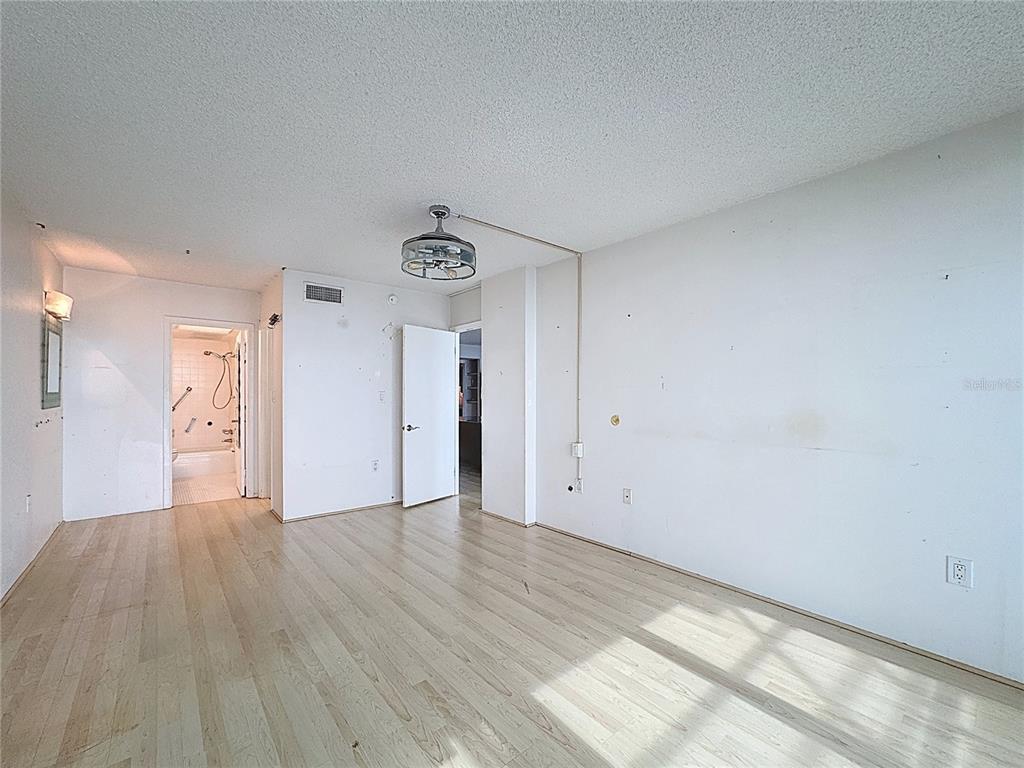 Venice, Florida, 34285, United States, 2 Bedrooms Bedrooms, ,2 BathroomsBathrooms,Residential,For Sale,1916690