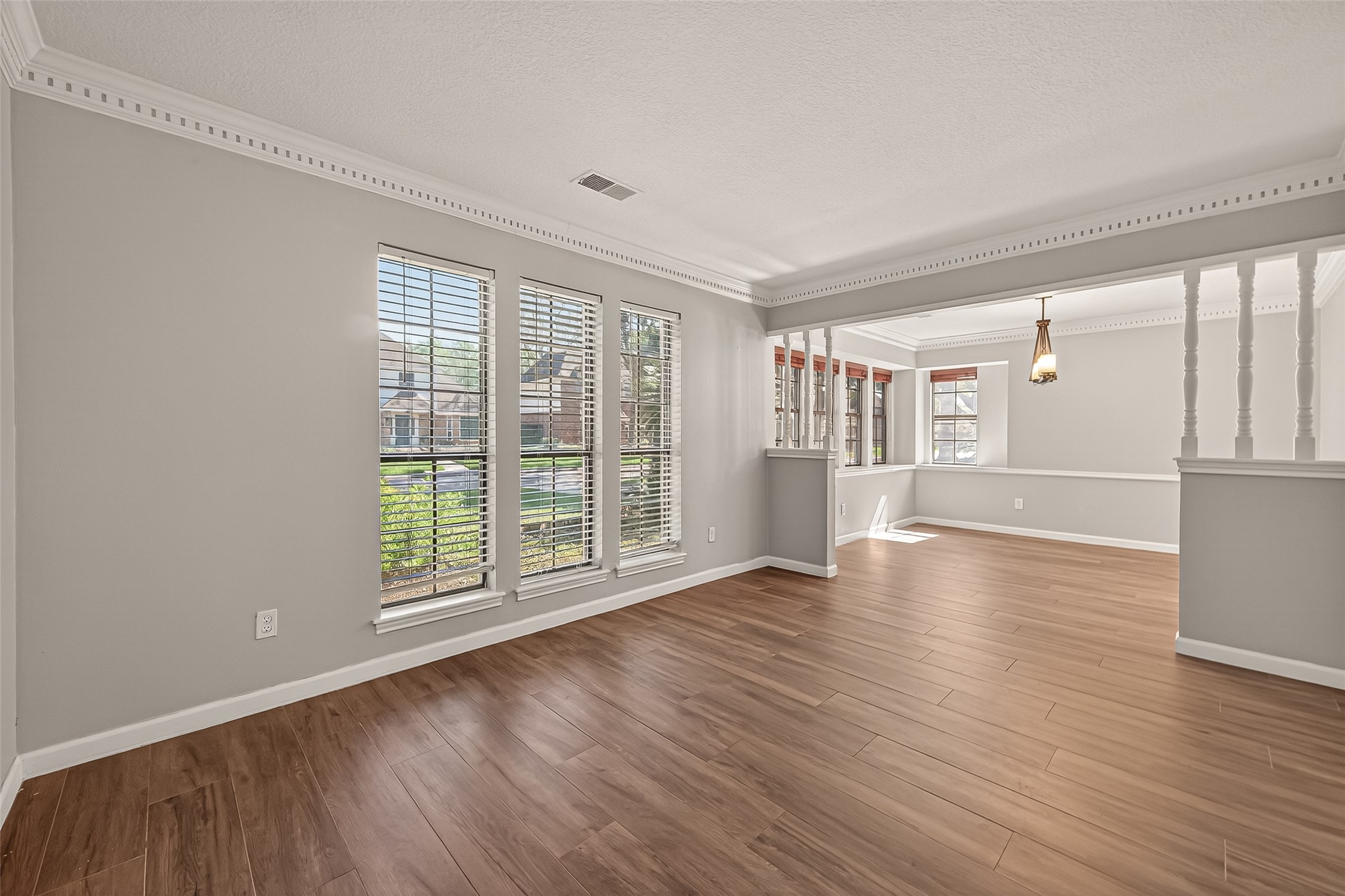  5323 Mulberry Grove Drive - 物件實景