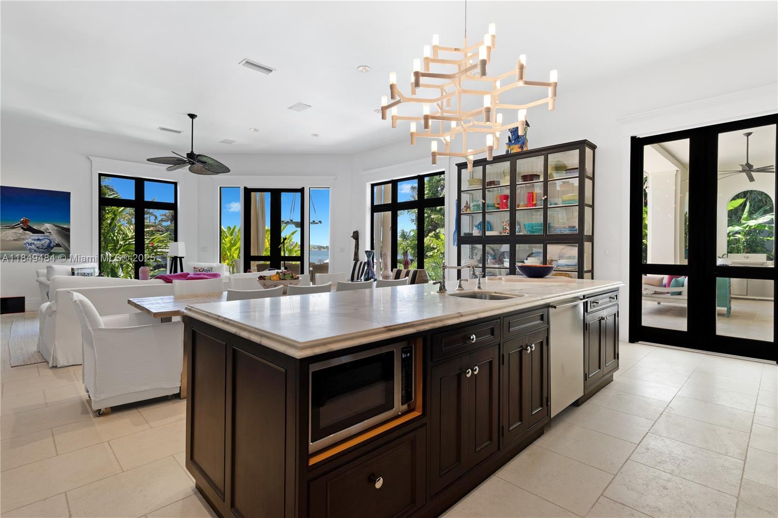 Miami Beach, Florida, 33140, United States, 6 Bedrooms Bedrooms, ,7 BathroomsBathrooms,Residential,For Sale,1927526