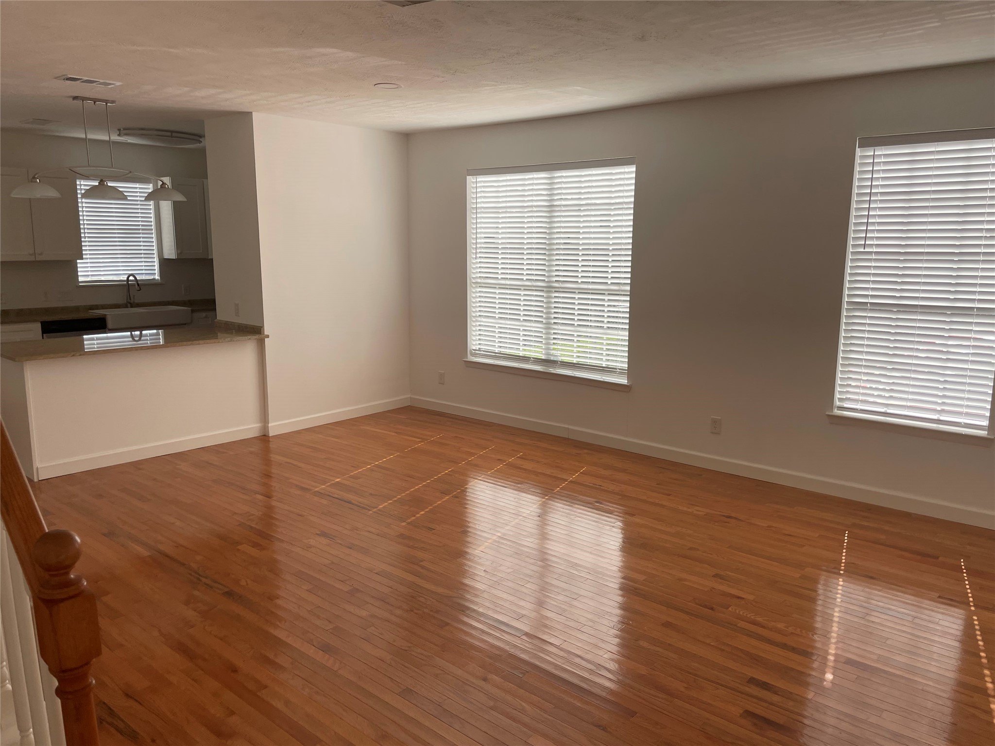 Houston, Texas, 77057, United States, 3 Bedrooms Bedrooms, ,3 BathroomsBathrooms,Residential,For Sale,1921662