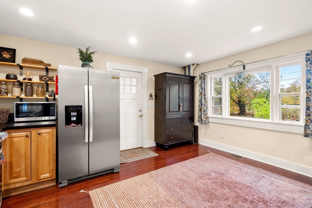 Merrimac, Massachusetts, 01860, United States, 4 Bedrooms Bedrooms, ,2 BathroomsBathrooms,Residential,For Sale,1988348