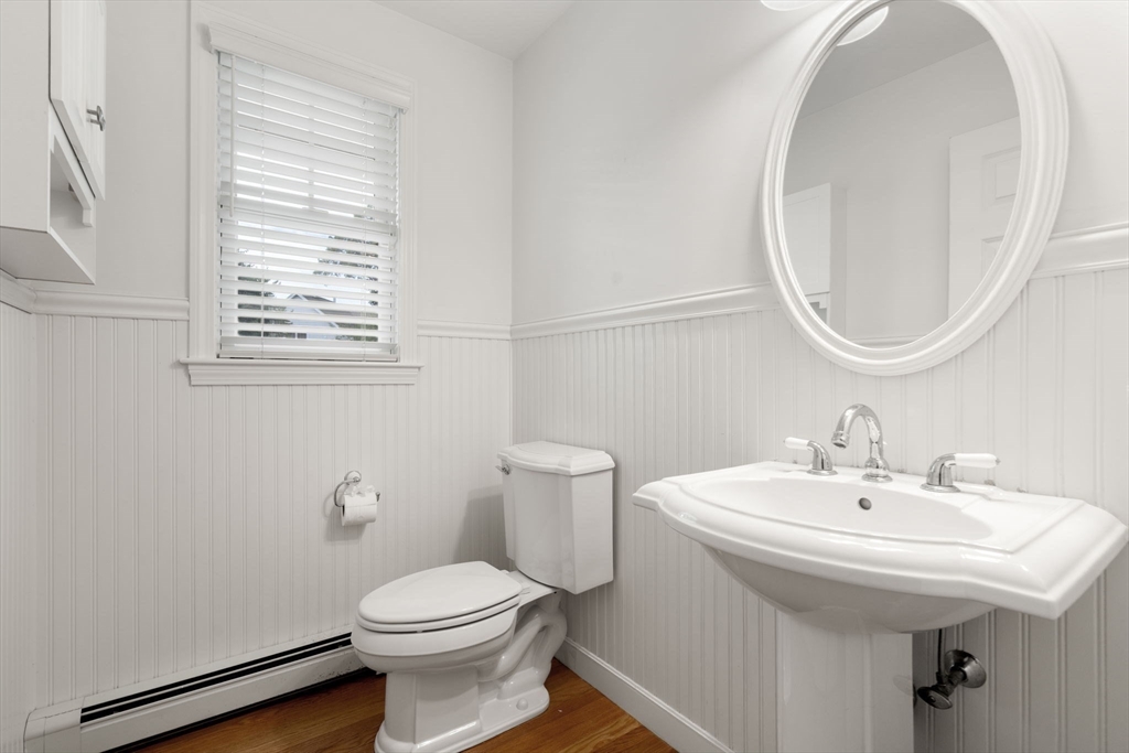 Kingston, Massachusetts, 02364, United States, 2 Bedrooms Bedrooms, ,3 BathroomsBathrooms,Residential,For Sale,1932418