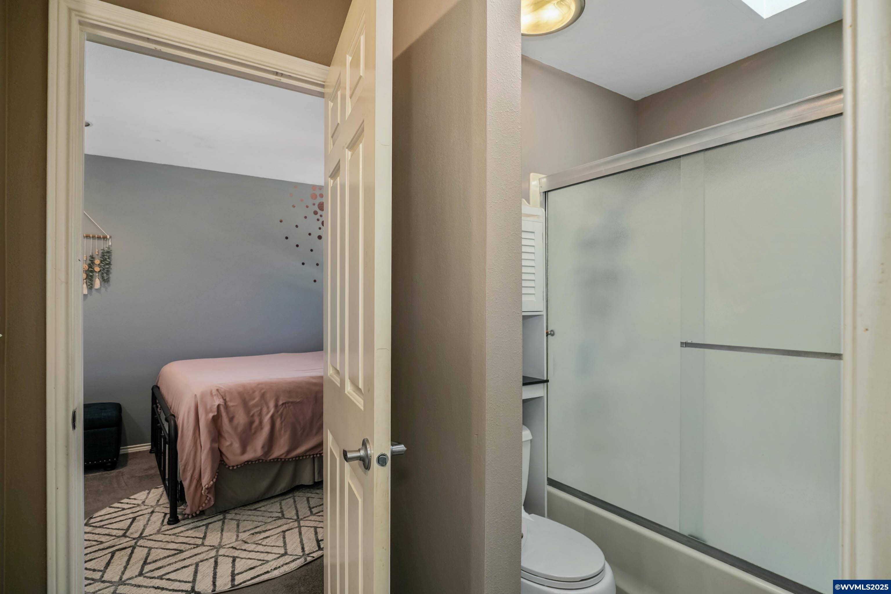 Mcminnville, Oregon, 97128, United States, 3 Bedrooms Bedrooms, ,3 BathroomsBathrooms,Residential,For Sale,1949725