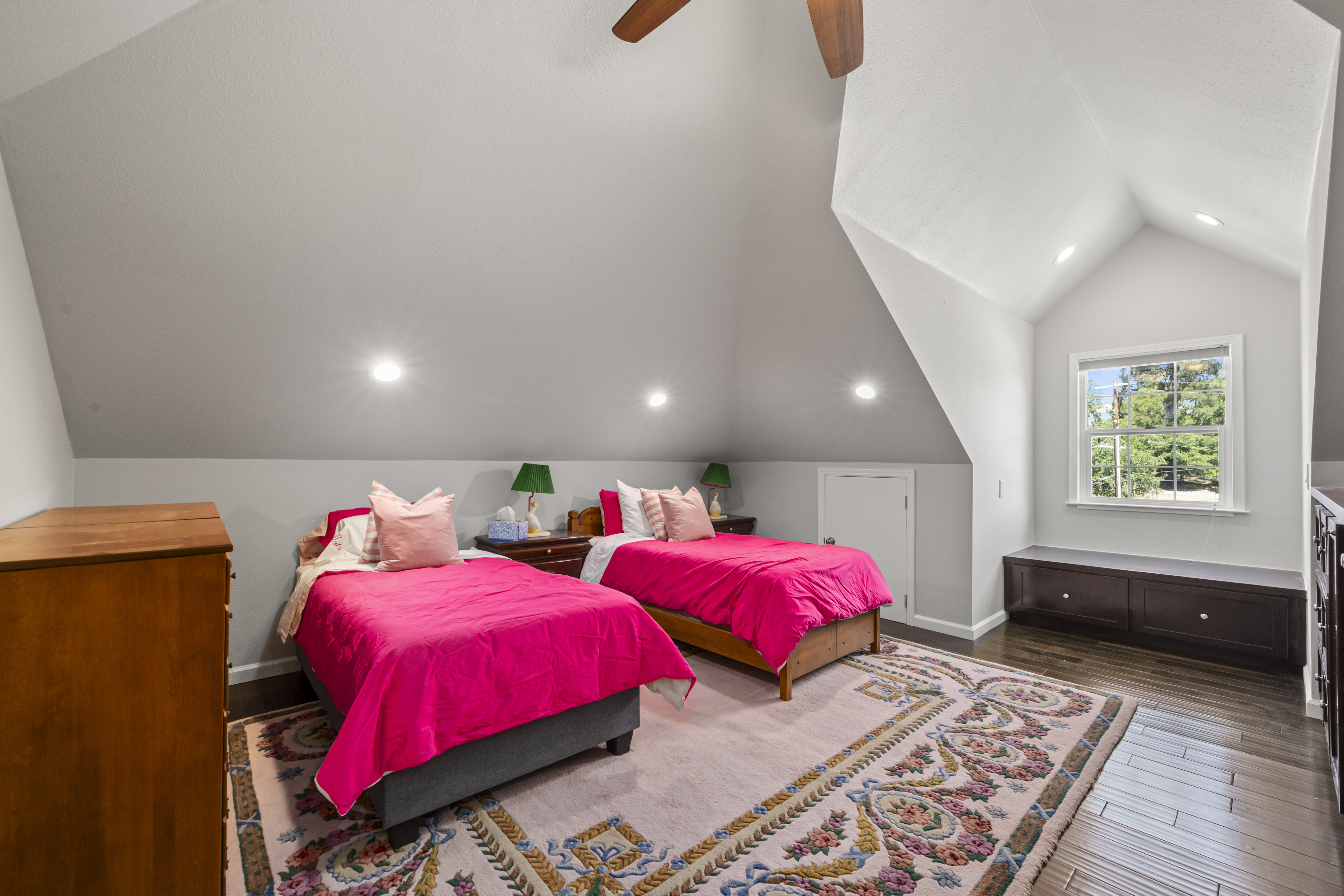  Grand Georgia Colonial Estate with Luxurious Designer Finishes - 物件實景