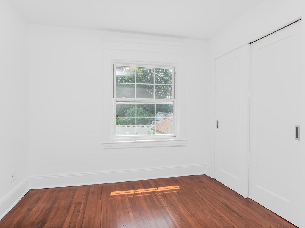 Yonkers, New York, 10701, United States, 6 Bedrooms Bedrooms, ,3 BathroomsBathrooms,Residential,For Sale,1904249