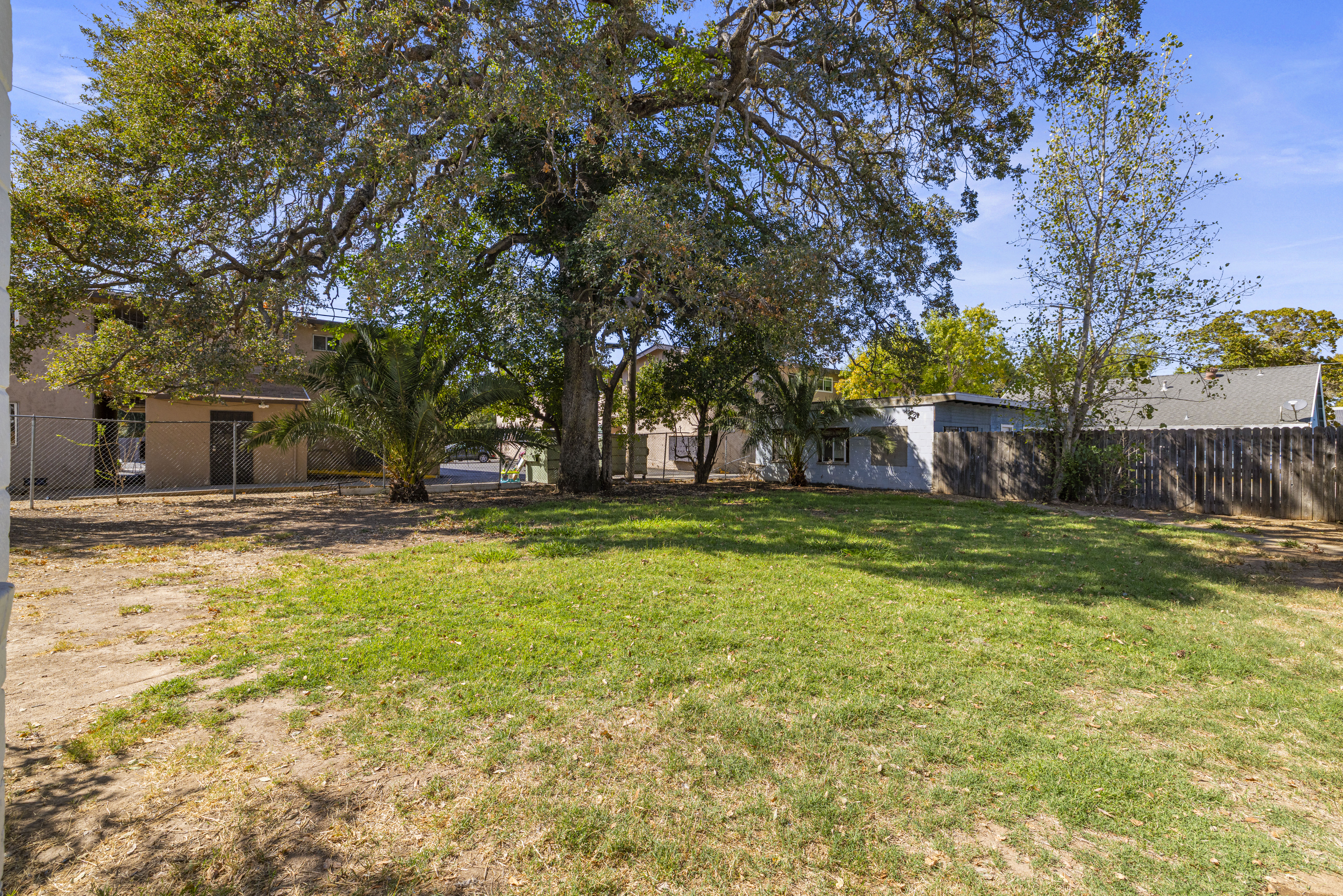  1241 Arcade Boulevard, Sacramento, CA 95815 - 物件實景