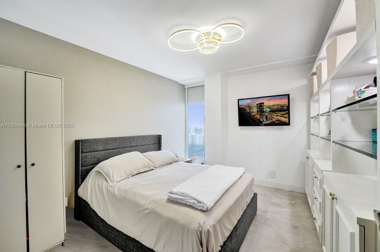 Aventura, Florida, 33180, United States, 4 Bedrooms Bedrooms, ,3 BathroomsBathrooms,Residential,For Sale,1989570