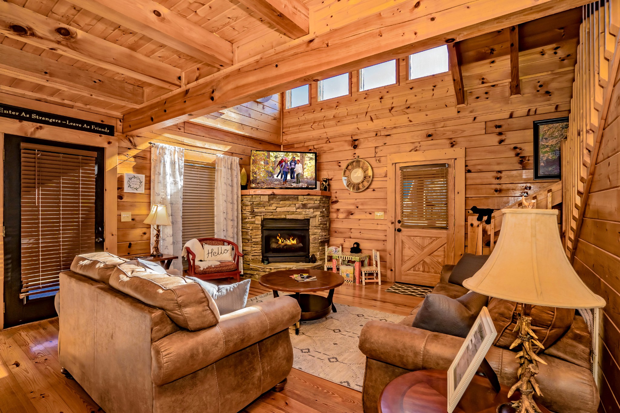 Pigeon Forge, Tennessee, 37863, United States, 2 Bedrooms Bedrooms, ,2 BathroomsBathrooms,Residential,For Sale,2009647