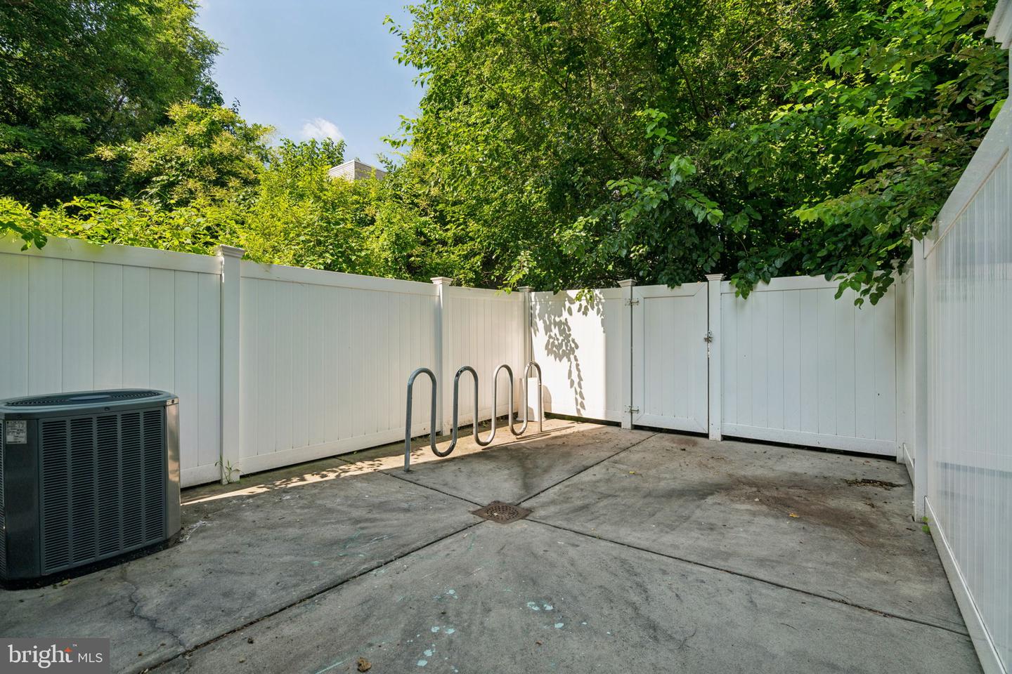 Philadelphia, Pennsylvania, 19133, United States, ,Residential,For Sale,1965543