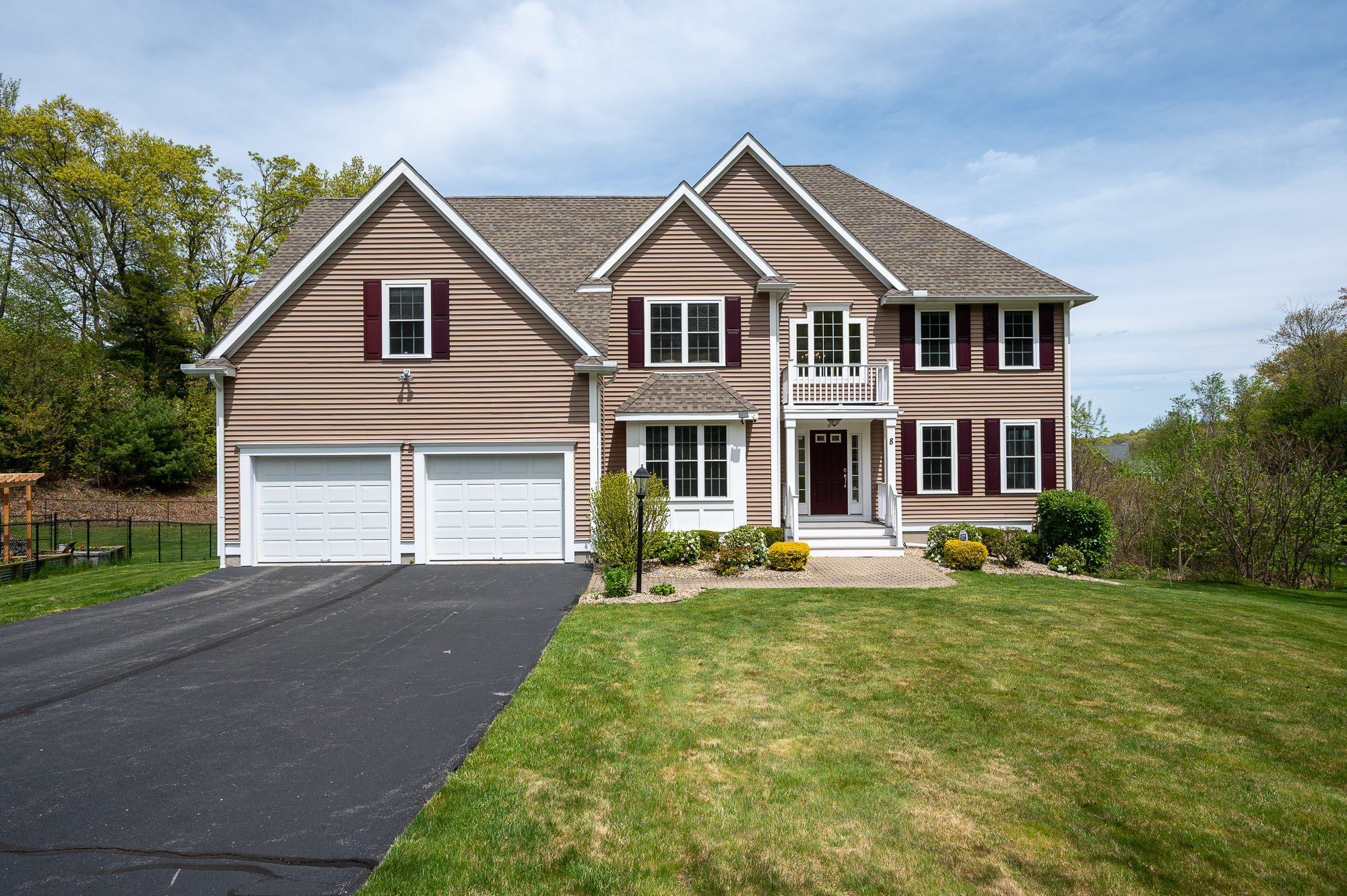  8 Victoria Circle, Shrewsbury, MA 01545 - 物件實景