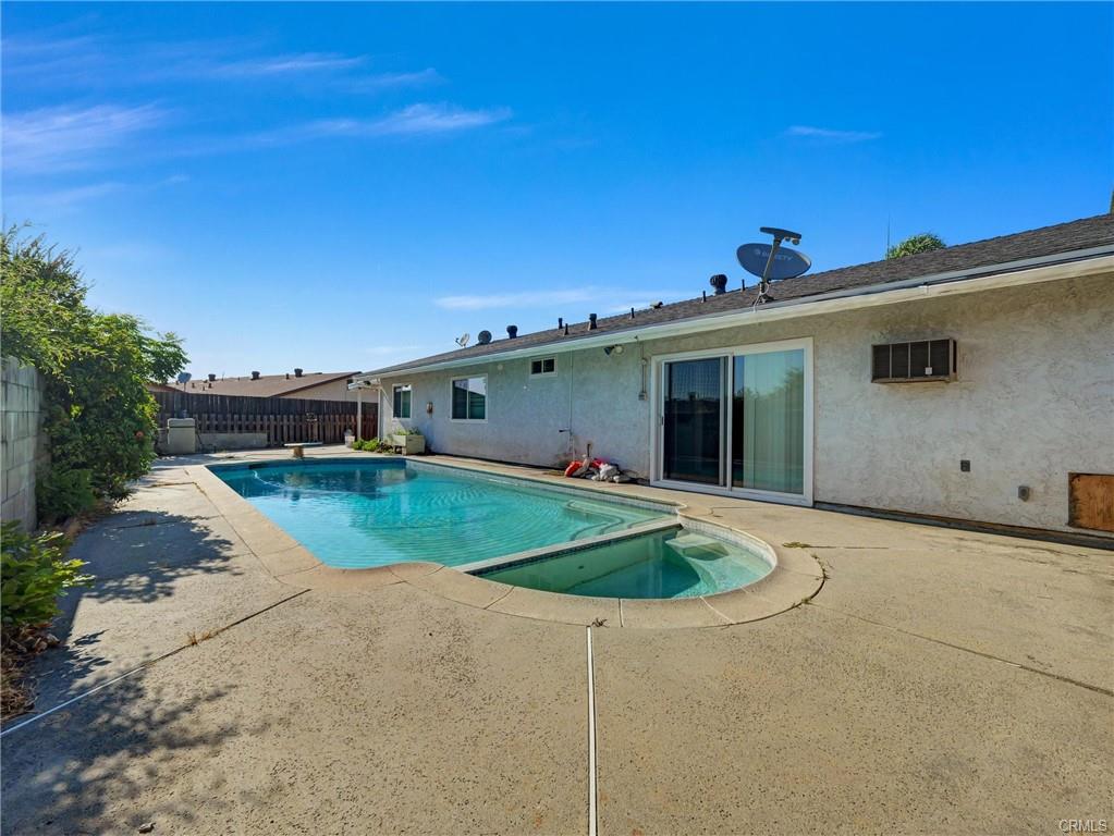Glendora, California, 91740, United States, 3 Bedrooms Bedrooms, ,2 BathroomsBathrooms,Residential,For Sale,1886985