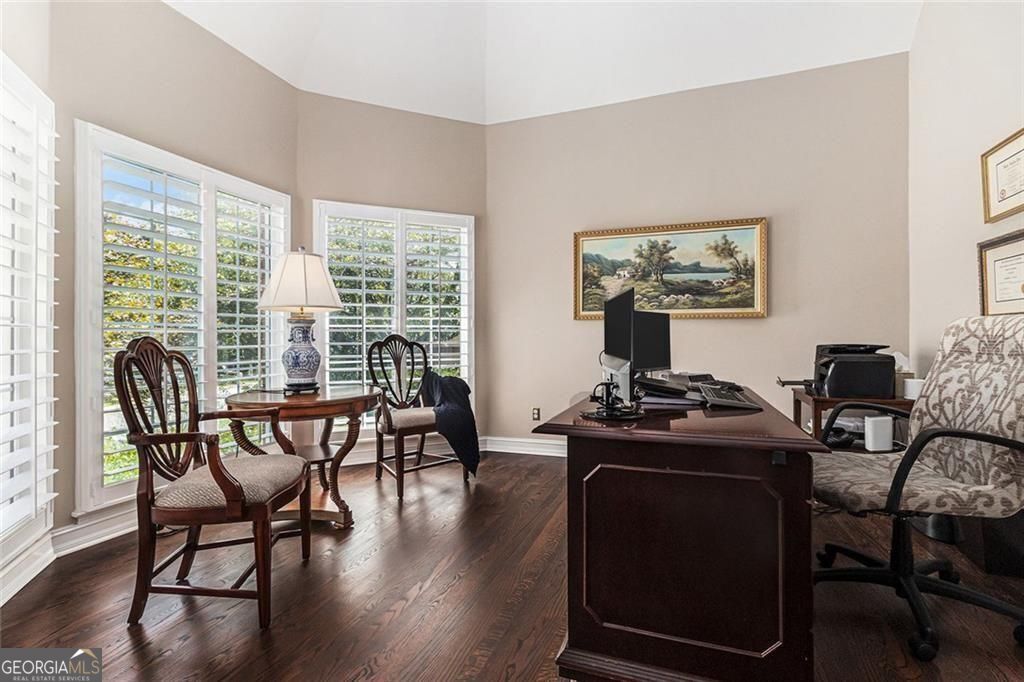 Roswell, Georgia, 30075, United States, 6 Bedrooms Bedrooms, ,5 BathroomsBathrooms,Residential,For Sale,1894243