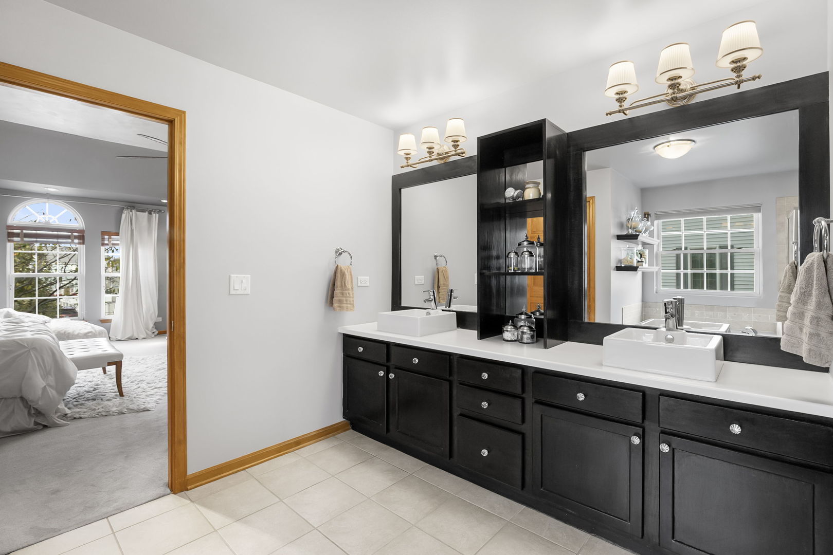 Antioch, Illinois, 60002, United States, 4 Bedrooms Bedrooms, ,4 BathroomsBathrooms,Residential,For Sale,1988029