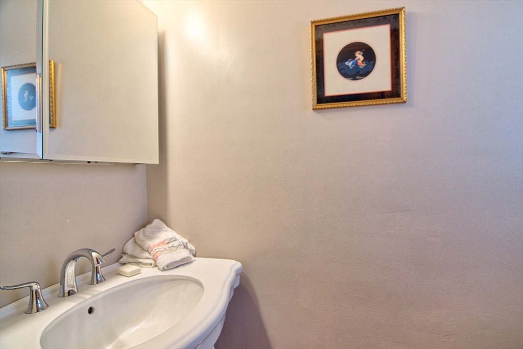 Revere, Massachusetts, 02151, United States, 4 Bedrooms Bedrooms, ,4 BathroomsBathrooms,Residential,For Sale,1935883